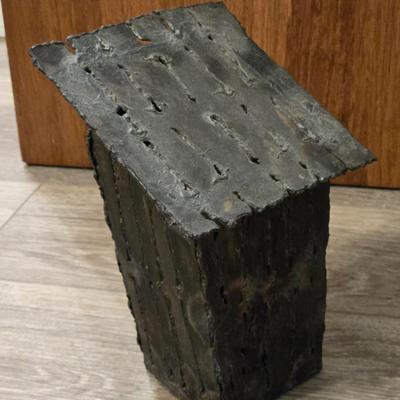 Metal Outhouse Deco