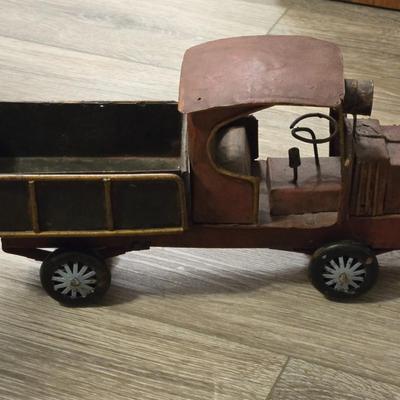 Metal Antique Style Truck Deco