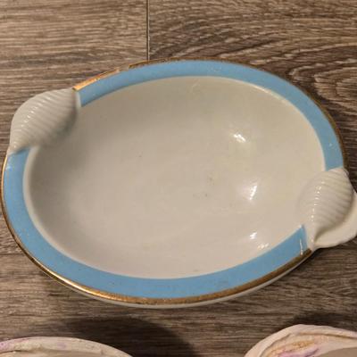 Shell Soapdish and 2 Shells