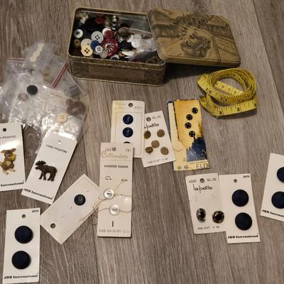 Button Lot