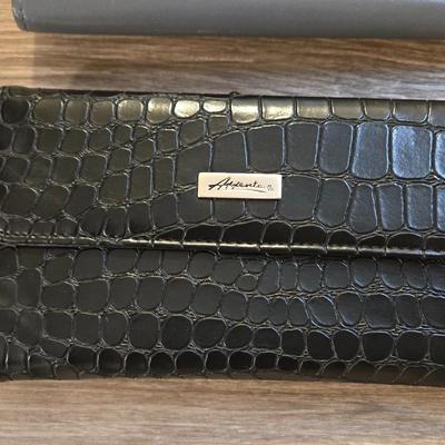 Wallet lot