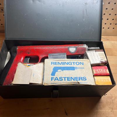 Omark Power Actuated Tool, Fastners & Box (G-MG)
