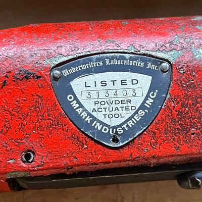Omark Power Actuated Tool, Fastners & Box (G-MG)