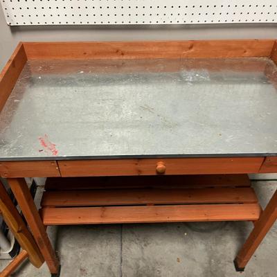 Wooden Potting Bench (G-MG)