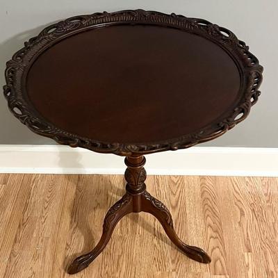 Vtg. Mahogany Pie Crust Accent Table With Clawfoot