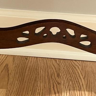 Vtg. Mahogany Carved Wood Oval Coffee Table