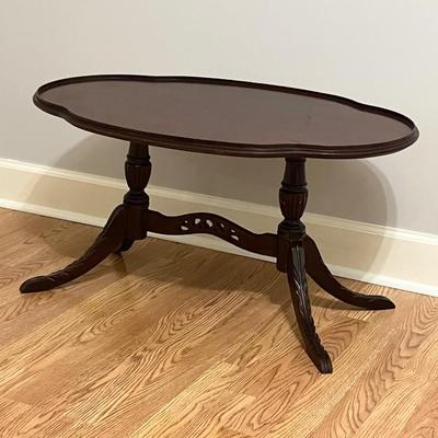 Vtg. Mahogany Carved Wood Oval Coffee Table