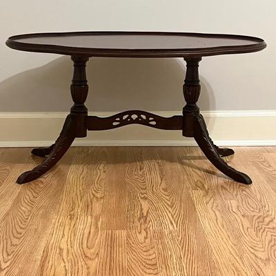 Vtg. Mahogany Carved Wood Oval Coffee Table
