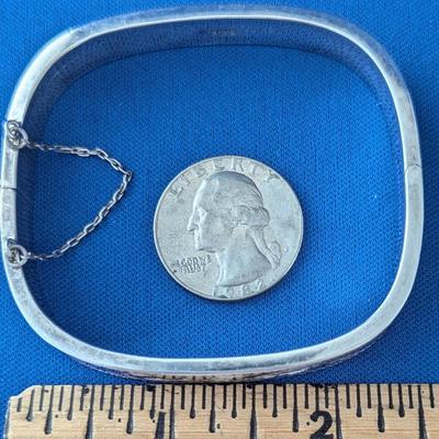 Sterling silver floral etched hinged square bracelet w/safety chain