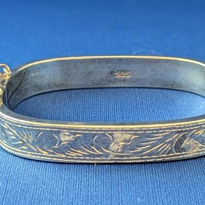 Sterling silver floral etched hinged square bracelet w/safety chain
