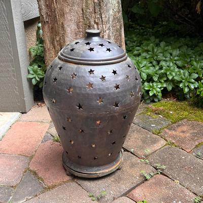 Metal Star Urn with Lid (G-DZ)