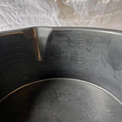Variety of Kitchen Accessories: Pampered Chef, Nordic Ware, & Much More! (G-DZ)