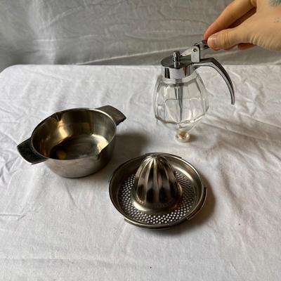 Variety of Kitchen Accessories: Pampered Chef, Nordic Ware, & Much More! (G-DZ)