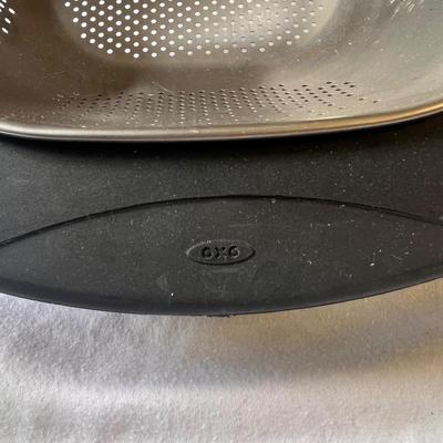 Variety of Kitchen Accessories: Pampered Chef, Nordic Ware, & Much More! (G-DZ)