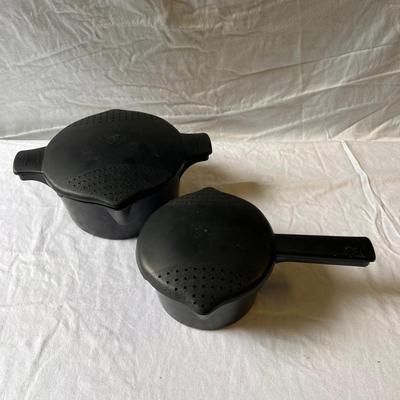 Variety of Kitchen Accessories: Pampered Chef, Nordic Ware, & Much More! (G-DZ)