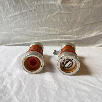 Variety of Kitchen Accessories: Pampered Chef, Nordic Ware, & Much More! (G-DZ)