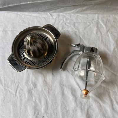Variety of Kitchen Accessories: Pampered Chef, Nordic Ware, & Much More! (G-DZ)