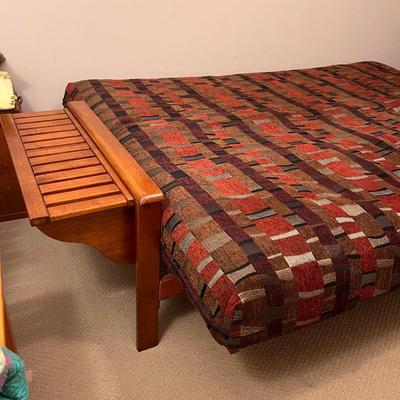 Futon with Wooden Frame (GB2-DZ)