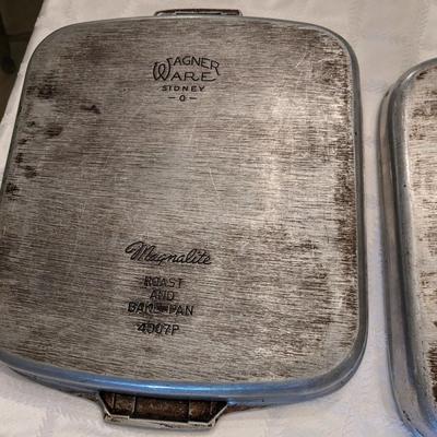 2 Wagner Ware Roasters and 1 Skillet