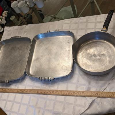 2 Wagner Ware Roasters and 1 Skillet