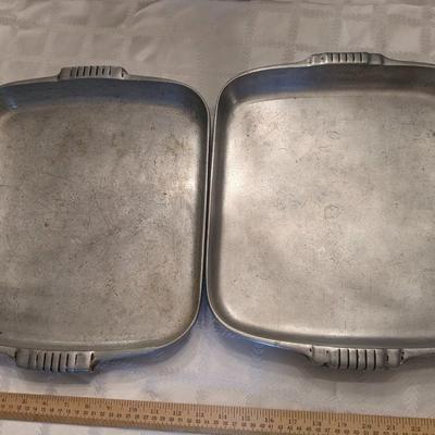 2 Wagner Ware Roasters and 1 Skillet
