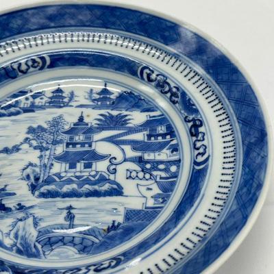 Large Chinese blue and white porcelain plate with four characters mark