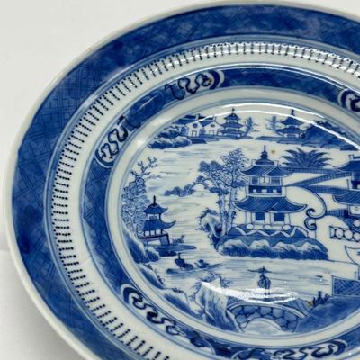 Large Chinese blue and white porcelain plate with four characters mark