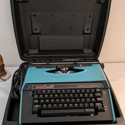 Vintage BROTHER CASSETTE CORRECT-O-RITER I TYPE WRITER