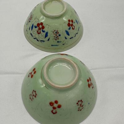 Pair of Chinese Rise Bowls