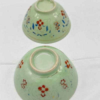 Pair of Chinese Rise Bowls