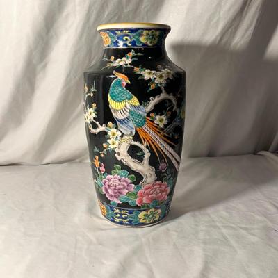 Japanese Porcelain Vase (LR-MG)