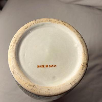 Japanese Porcelain Vase (LR-MG)