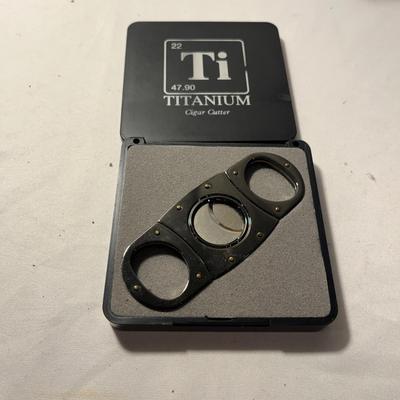 Pipe Lighters, Pipe Ends & Cigar Accessories (LR-MG)
