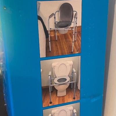 Deluxe Folding Commode