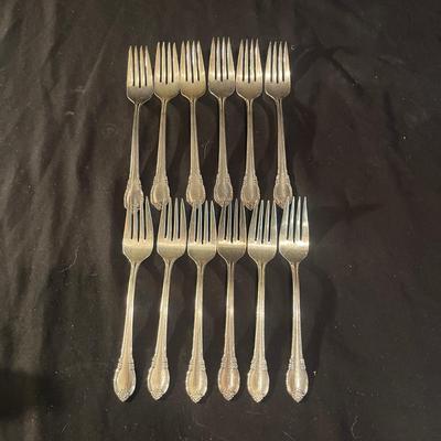 Rogers Brothers Remembrance Pattern Silver Plate Flatware Set (LR-MG)