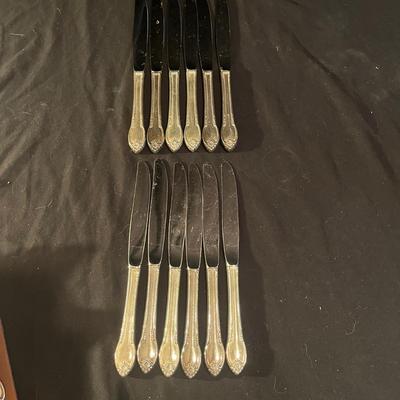 Rogers Brothers Remembrance Pattern Silver Plate Flatware Set (LR-MG)