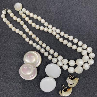 White plastic Costume Jewelry - necklace & 3 pairs of earring