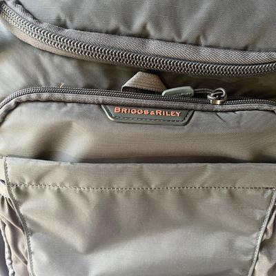 Briggs & Riley Backpack (G-MG)
