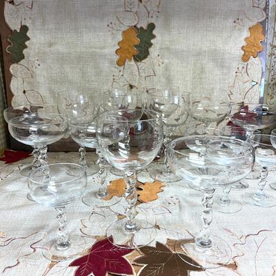 125 VINTAGE CRYSTAL STEMWARE 18 WINE GLASSES CHAMPAGNE & CORDIALS