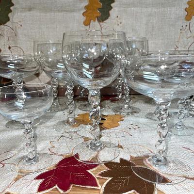 125 VINTAGE CRYSTAL STEMWARE 18 WINE GLASSES CHAMPAGNE & CORDIALS