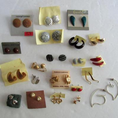 Lot of 1970s-80 Earrings