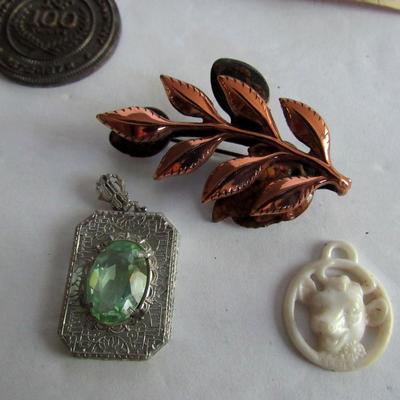 Misc Jewelry Lot: Mink Lapel Pin, Elsie Plastic Charm, 100 Yr Neenah Foundry Key Ring