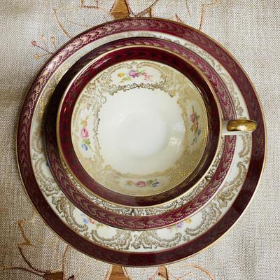 138 VINTAGE FINE BAVARIA CHINA 3 PC SET CUP SAUCER PLATE