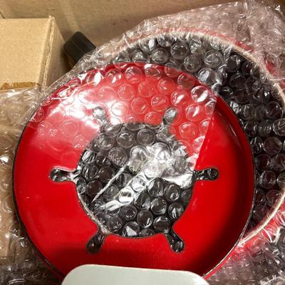 147 NEW IN BOX FARBERWARE 16 PC RED FONDUE SET