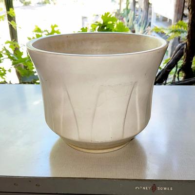 148 MID CENTURY MODERN PLANTER GAINEY CERAMICS LA VERNE CA LOTUS