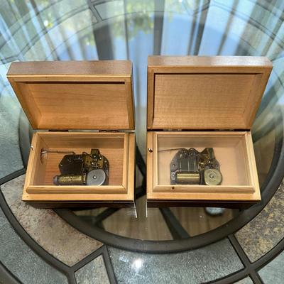 160 MUSIC BOXES WITH HUMMEL IMAGES ON TOP + GOBEL CERAMIC BIRD