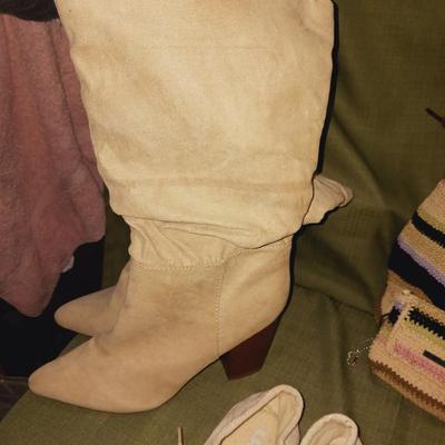 LADIES BOOTS AND SHOES PLUS WORTHINGTON PURSE