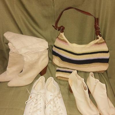 LADIES BOOTS AND SHOES PLUS WORTHINGTON PURSE