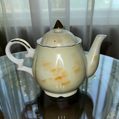 161 LEFTON MUSICAL CHINA TEAPOT AND HEART SHAPED MUSIC BOX