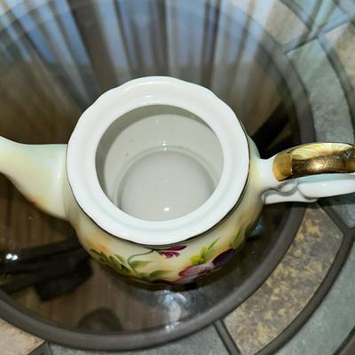 161 LEFTON MUSICAL CHINA TEAPOT AND HEART SHAPED MUSIC BOX
